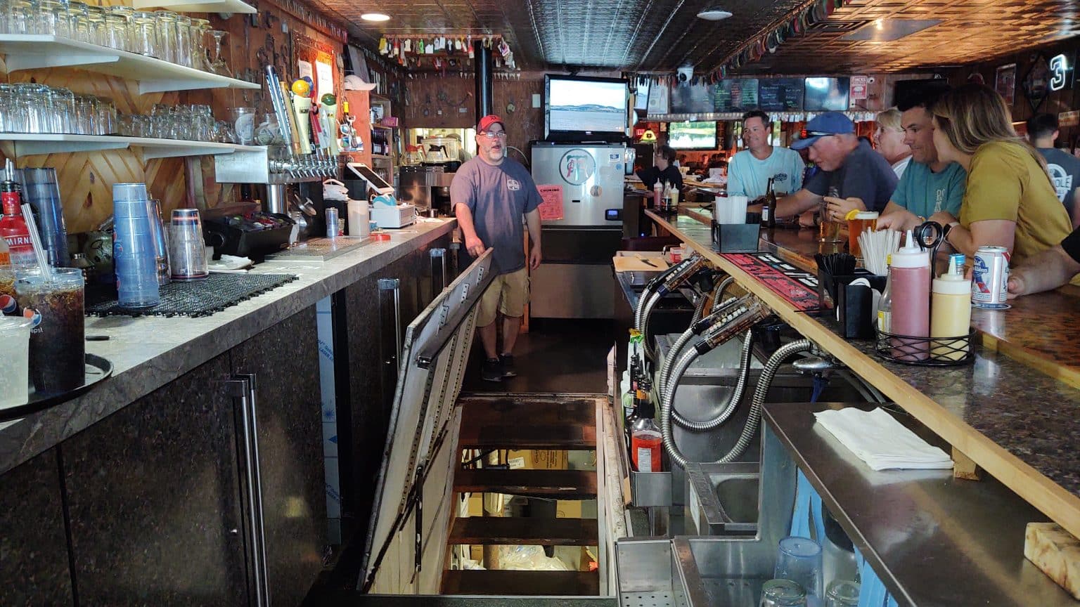 Key Hole Bar and Grill, Mackinaw City The Restless Viking